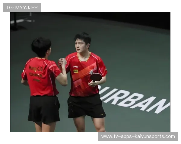 赛后合影引热议,樊振东赢球魅力圈粉对手教练,樊振东教练叫什么名字